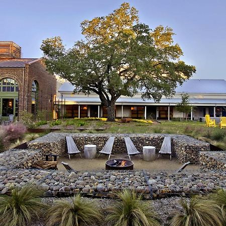 Cavalry Court, By Valencia Hotel Collection College Station Exteriör bild