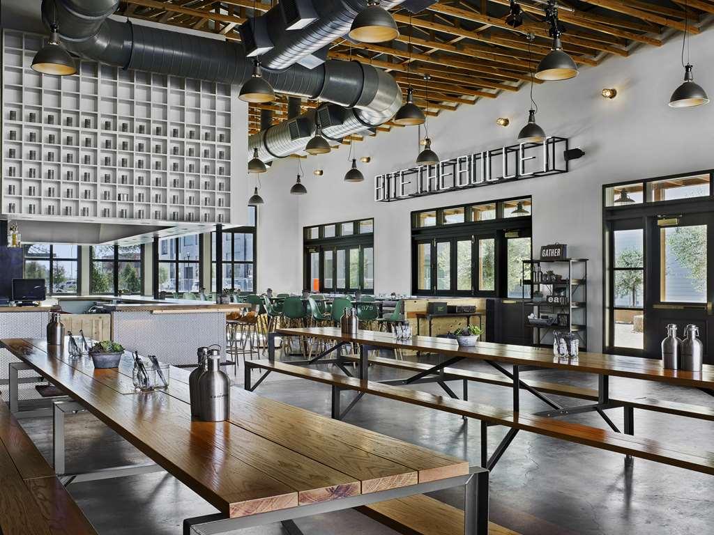 Cavalry Court, By Valencia Hotel Collection College Station Restaurang bild