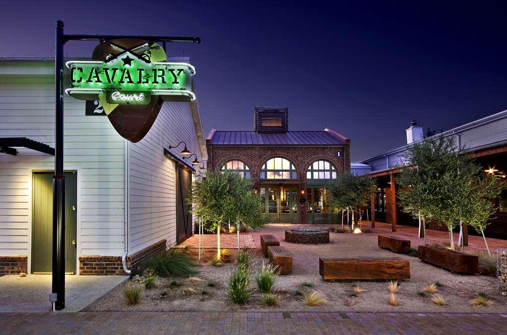 Cavalry Court, By Valencia Hotel Collection College Station Exteriör bild