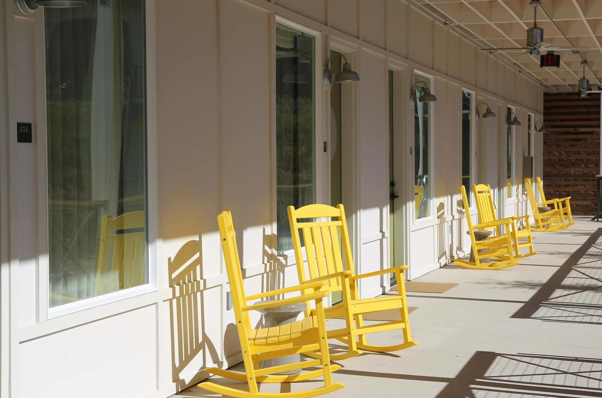 Cavalry Court, By Valencia Hotel Collection College Station Exteriör bild