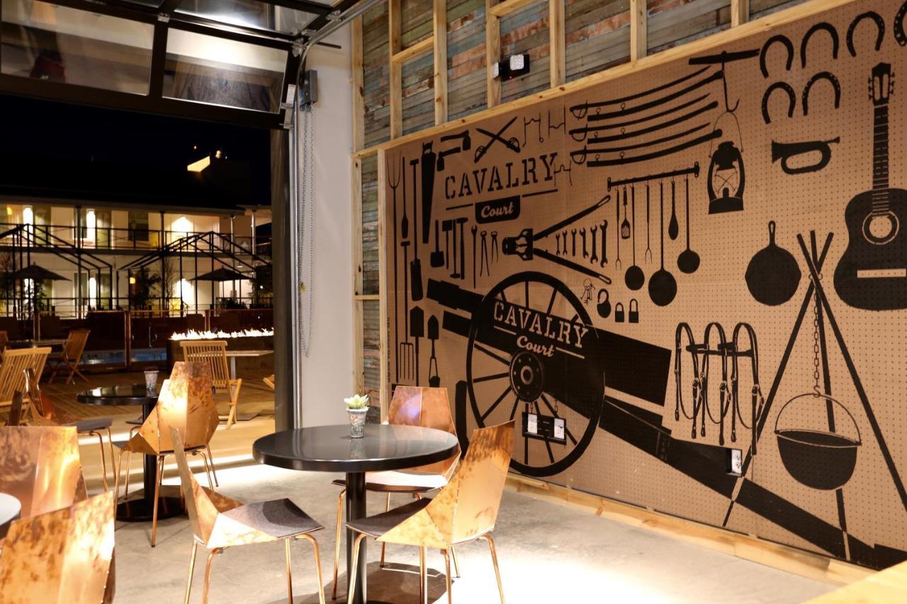 Cavalry Court, By Valencia Hotel Collection College Station Exteriör bild