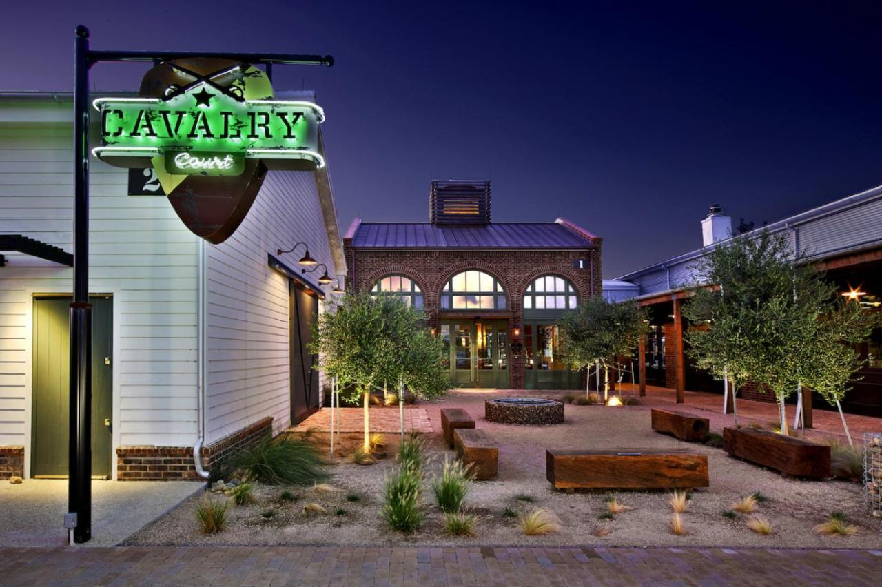 Cavalry Court, By Valencia Hotel Collection College Station Exteriör bild