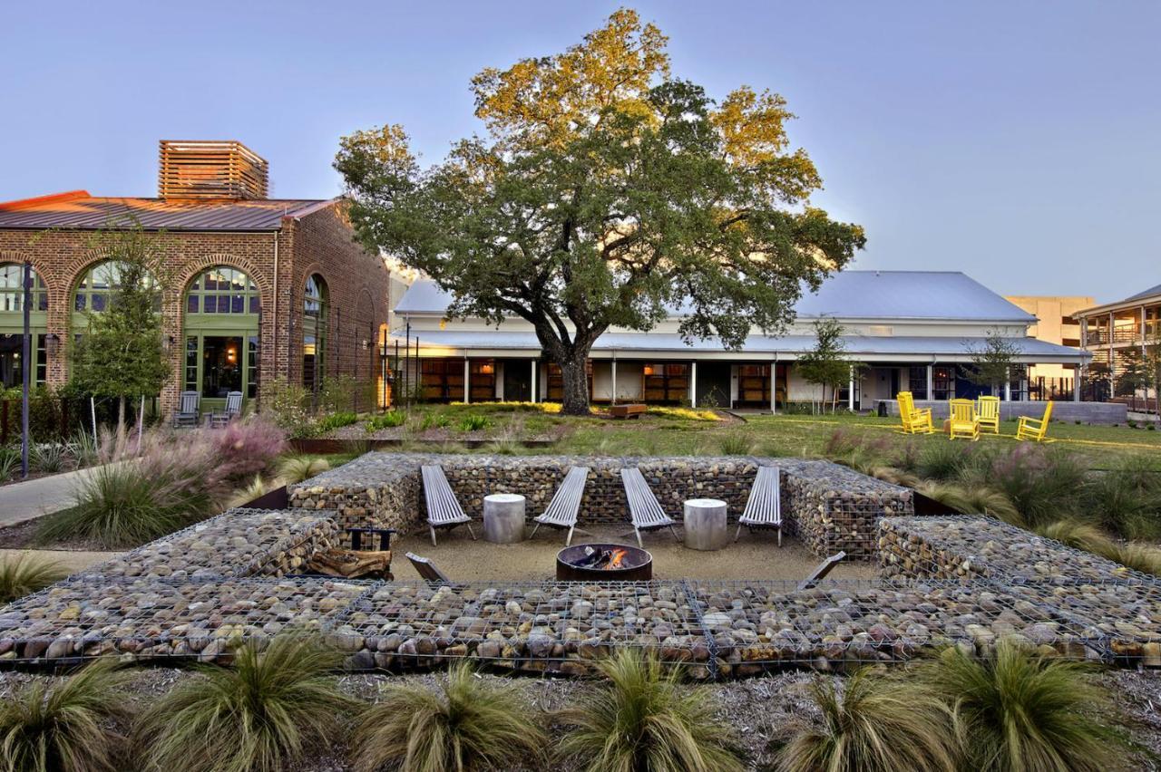 Cavalry Court, By Valencia Hotel Collection College Station Exteriör bild