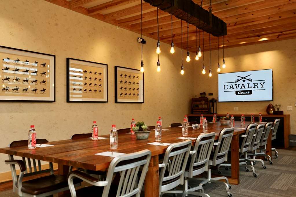 Cavalry Court, By Valencia Hotel Collection College Station Bekvämligheter bild