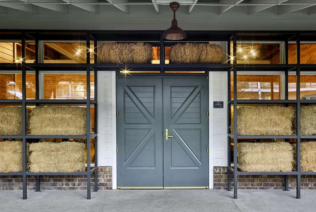 Cavalry Court, By Valencia Hotel Collection College Station Bekvämligheter bild